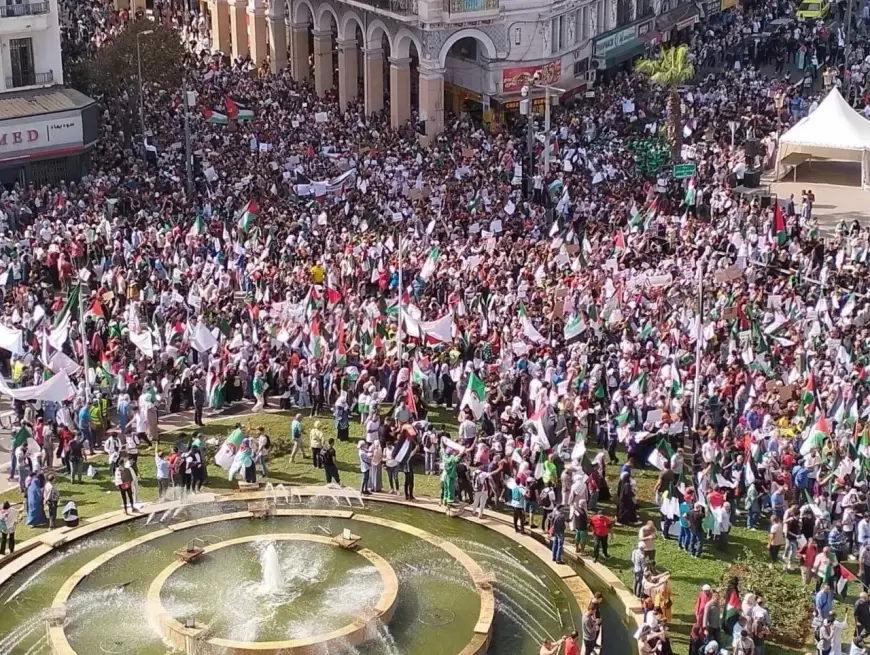 طوفان بشري في الجزائر؛ إسناداً لغزة والمقاومة الفلسطينية وتنديداً بمجازر الاحتلال