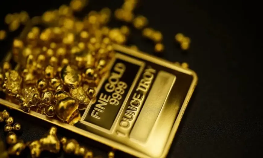 الذهب يتكبد خسائر مع ارتفاع الدولار