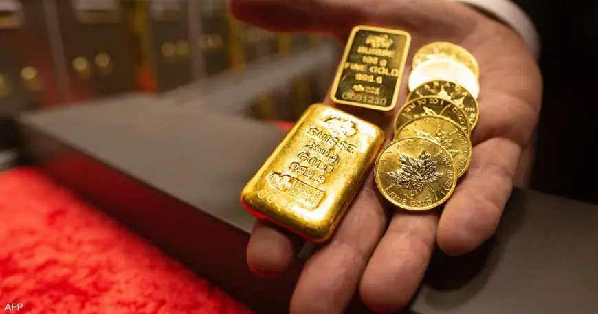 الذهب يستقر بعد أكبر عمليات بيع في ثلاث سنوات ونصف