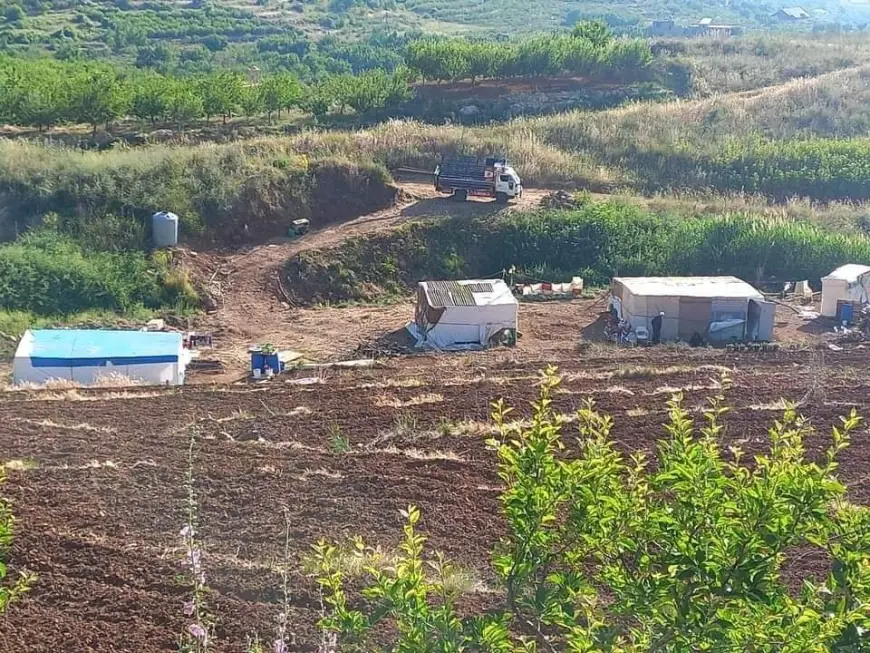 تنبيه  من بلدية زغرتا فيما يخص النازحين السوريين القادمين من البلدات المجاورة بطلب من بلدياتهم  ويريدون الاستقرار في خيم متفرقة في بقوفا