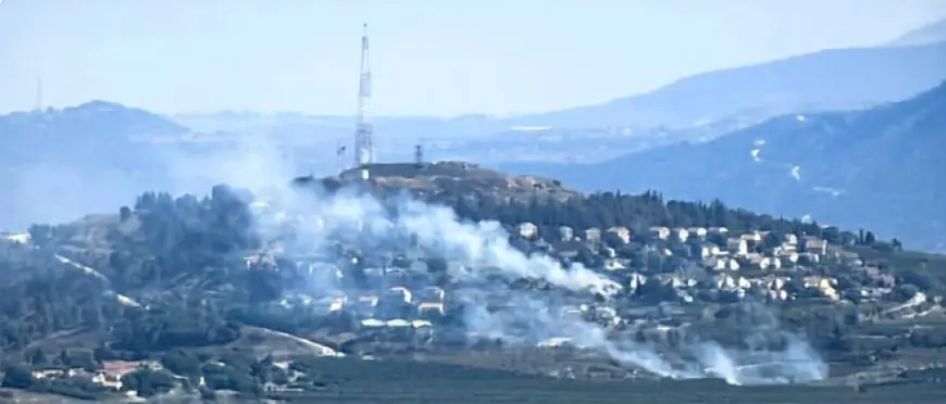 اندلاع النيران في منازل المستوطنين في مستوطنة "‎المطلة" على الحدود الفلسطينية اللبنانية، بعد استهدافها بالصواريخ الموجهة