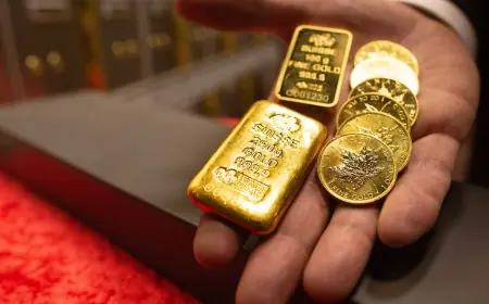 الذهب يحافظ على بريقه مع ترقب المستثمرين لتعليقات الاحتياطي الفيدرالي