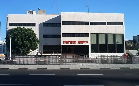 يديعوت أحرونوت: قطر قدّمت 3 صيغ بديلة لحـــماس، تهدف إلى الالتفاف على البنود العالقة في مُقترح بايدن، لإرضاء الجانبيْن - مسؤولون أمنيون وصفوا اللحظات الحالية بأنّها مصيرية وحرجة للغاية فيما يخُص الصفقة