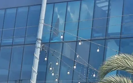 تكسر زجاج سنتر في صيدا بسبب جدار الصوت