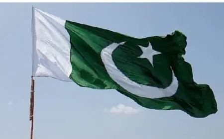 باكستان... انفجار قنبلة يقتل 5 بينهم عضو سابق بمجلس الشيوخ