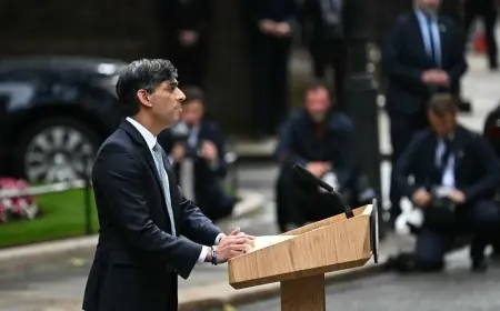 سوناك يعلن استقالته من زعامة حزب المحافظين بعد الهزيمة الانتخابية