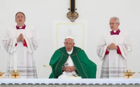 البابا فرنسيس: الديمقراطية في حالة سيئة ويجب التخلي عن الشعبوية