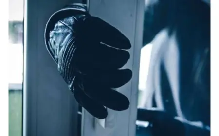 في زوق مكايل.. مسلحان دخلا محلا للصيرفة وسرقا مبلغًا ماليًا وتعديا على صاحبه