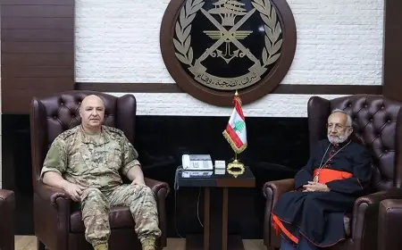 قائد الجيش تسلم من البطريرك ميناسيان دعوة لحضور مراسم نقل جثمان الكاردينال اغاجانيان من روما إلى لبنان