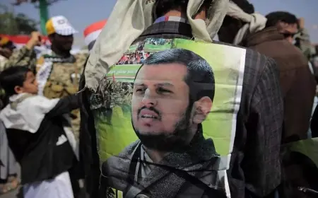 الحوثيون يعلنون تنفيذ عملية مشتركة في البحر الأحمر وباب المندب.. إليكم ما تمّ إستهدافه