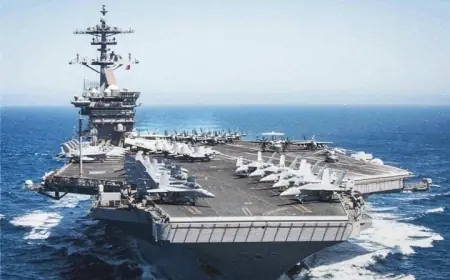 حاملة الطائرات USS Roosevelt في طريقها للبحر  الأحمر.. وصور أقمار صناعية تكشف موقعها