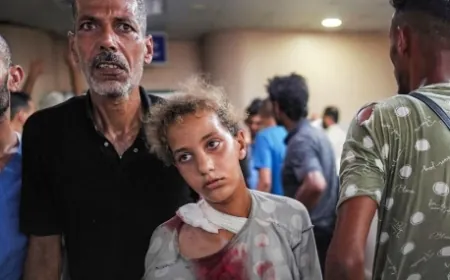 أزمة إنسانية غير مسبوقة... إسرائيل تدك وسط قطاع غزة وتدفع بدبابات لشمال رفح