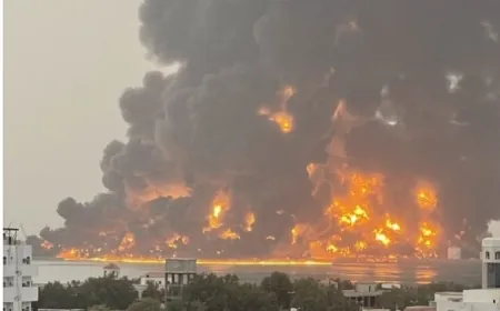 صور أولية من مدينة الحديدة اليمنية بعد معلومات عن سلسلة غارات إسرائيلية إستهدفت المدينة