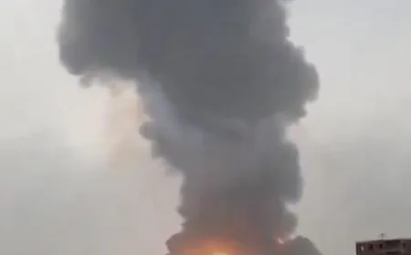 وسائل إعلام تابعة لأنصار الله: الغارات على مدينة الحديدة استهدفت منشآت تكرير النفط في الميناء