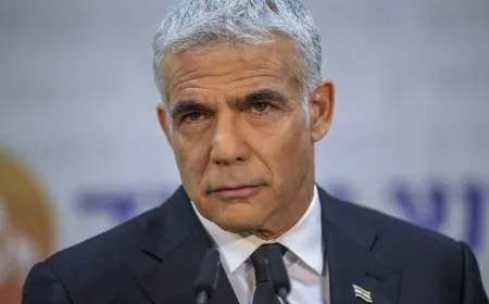 زعيم المعارضة الإسرائيلية يائير لابيد : تجنيد 10 آلاف من شباب الحريديم ضرورة أمنية وجودية