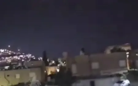 بالفيديو - مشاهد ترصد لحظة إطلاق صواريخ من لبنان باتجاه مستوطنات إسرائيلية