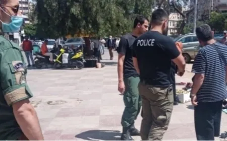 دورية من شرطة بلدية طرابلس تقوم بإزالة المخالفات على الأملاك العامة والخاصة في منطقة أبي سمراء