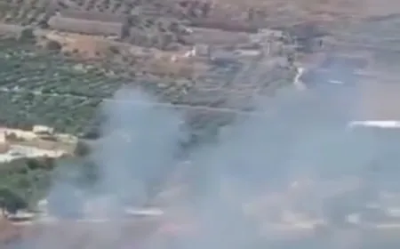 بالفيديو - النيران تشتعل مكان سقوط الصواريخ في الجليل