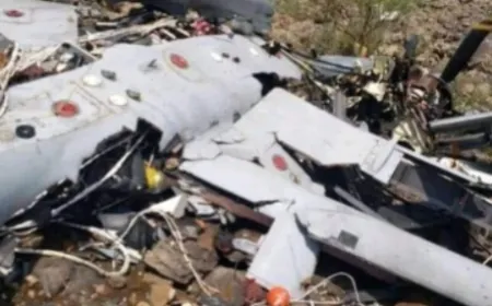 . حطام الطائرة MQ9 الأمريكية، التي أسقطتها القوات المسلحة اليمنية في أجواء محافظة صعدة.*