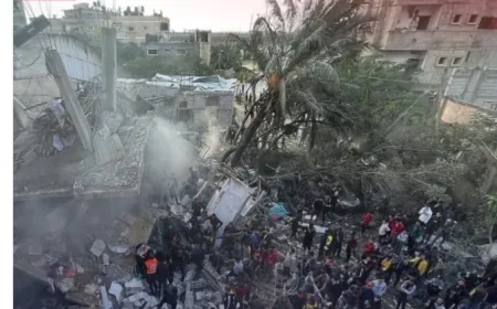 إعلام فلسطيني: 25 قتيلا على الأقل في غارة استهدفت مدرستين بمدينة غزة