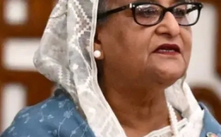 رئيسة وزراء بنغلاديش تتوجه إلى الهند عبر مروحية عسكرية