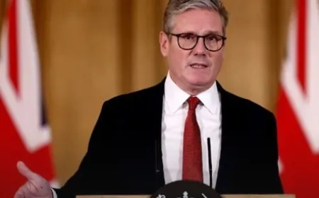 بريطانيا تتعهد "بعقوبات جنائية سريعة" لمثيري الشغب