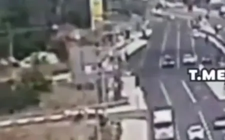 بالفيديو - لحظة سقوط مسيرة هجومية لحزب الله في شارع عام في نهاريا