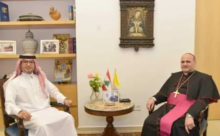 بخاري زار السفير البابوي