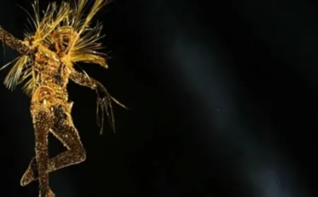 “الكائن الذهبي” في أولمبياد باريس يثير الجدل