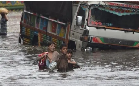 الأمطار الغزيرة أودت بالمئات في جنوب آسيا منذ حزيران