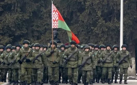 بيلاروسيا تحشد قواتها على حدود أوكرانيا.. وموسكو تحذر من "اشتعال حرب عالمية