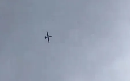 الطيران_المُسَيَّر المعادي يحلّق فوق أجواء جنوب_لبنان على علو منخفض حيث يُمكن رؤية الطائرات بالعين المُجَرَّدَة