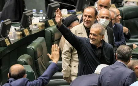 إيران... البرلمان يقر تشكيلة بزشكيان الحكومية