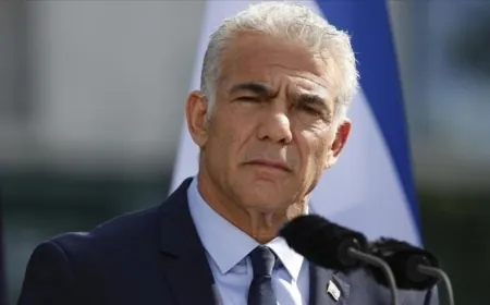 زعيم المعارضة الإسرائيلية يائير لابيد لنتنياهو: اذهب إلى القاهرة بنفسك ولا ترسل أحدا آخر لإبرام الصفقة الآن