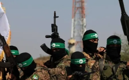 كتائب ‎القسام: قصفنا ‎تل _أبيب بصاروخ من طراز "مقادمة إم 90" رداً على المجازر الإسرائيلية بحق المدنيين وتهجير شعبنا