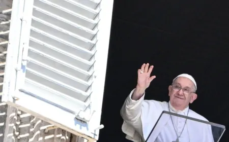 البابا فرنسيس يدعو إلى "الحقيقة والعدالة" في انفجار مرفأ بيروت