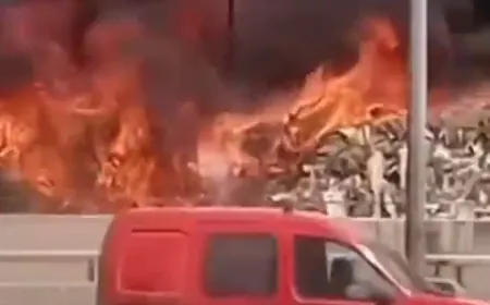 بالفيديو - اندلاع حريق كبير على طريق المهجر الصحي قرب سوق الأحد سابقاً في طرابلس