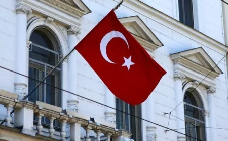 وزير خارجية تركيا يحضر اجتماعاً في محاولة لتعزيز العلاقات
