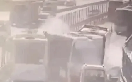 خروج “متروباص” عن مساره في إسطنبول