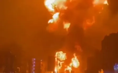 بالفيديو - انفجار ضخم في محطة للغاز في حي المنصورة بمدينة عدن.