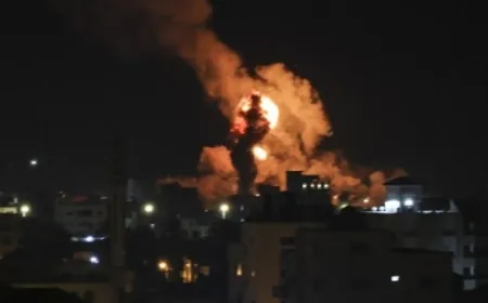 ليل مشتعل جنوباً.. غارات إسرائيلية وحزب الله يطلق عشرات الصواريخ باتجاه الجليل الغربي