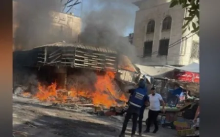 بالفيديو - الجيش الإسرائيلي يحرق أجزاء من سوق جنين للخضروات