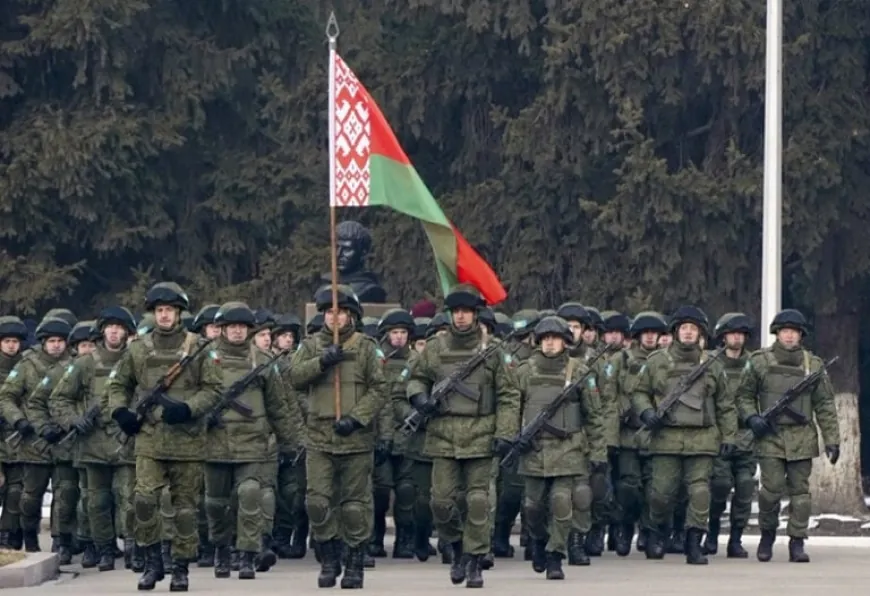 بيلاروسيا تحشد قواتها على حدود أوكرانيا.. وموسكو تحذر من "اشتعال حرب عالمية