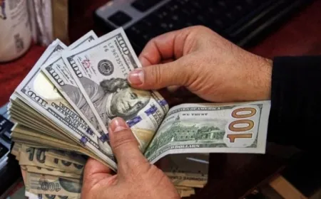 الدولار يتراجع مع انخفاض فرص العمل الأمريكية