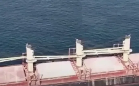 هيئة التجارة البحرية البريطانية تحذر من "كيان مجهول" ينتحل صفتها يطلب معلومات من السفن التجارية في البحر الأحمر.. وتدعو بتوخي الحذر مع تزايد هجمات الحوثيين