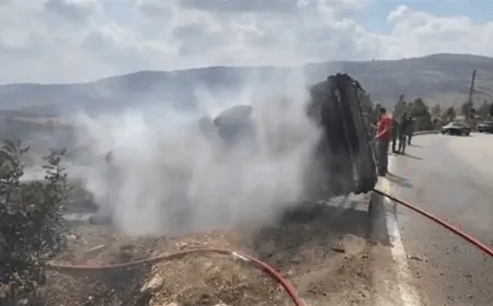 إنقلاب شاحنة على طريق عام العيشية - الجرمق ونجاة سائقها