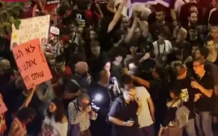 الشرطة الإسرائيلية تشتبك مع محتجين وتعتقل عددا منهم في تل أبيب