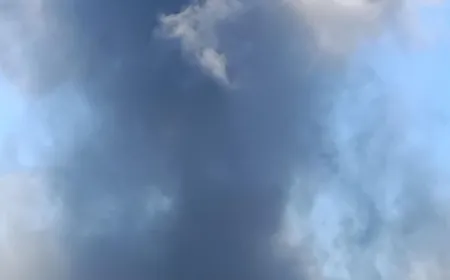 غارة جوية بجوار عيادة الصبرة والتي تؤوي نازحين جنوب مدينة غزة