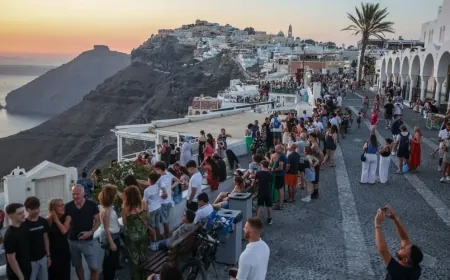 زيادة الرسوم على السياح في ميكونوس وسانتوريني