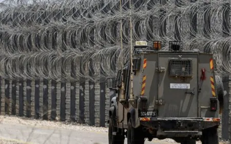 القناة 14 الإسرائيلية: جنود إسرائيليون يطلقون النار على مركبة اقتربت منهم عند الجزء الشمالي من الحدود مع مصر